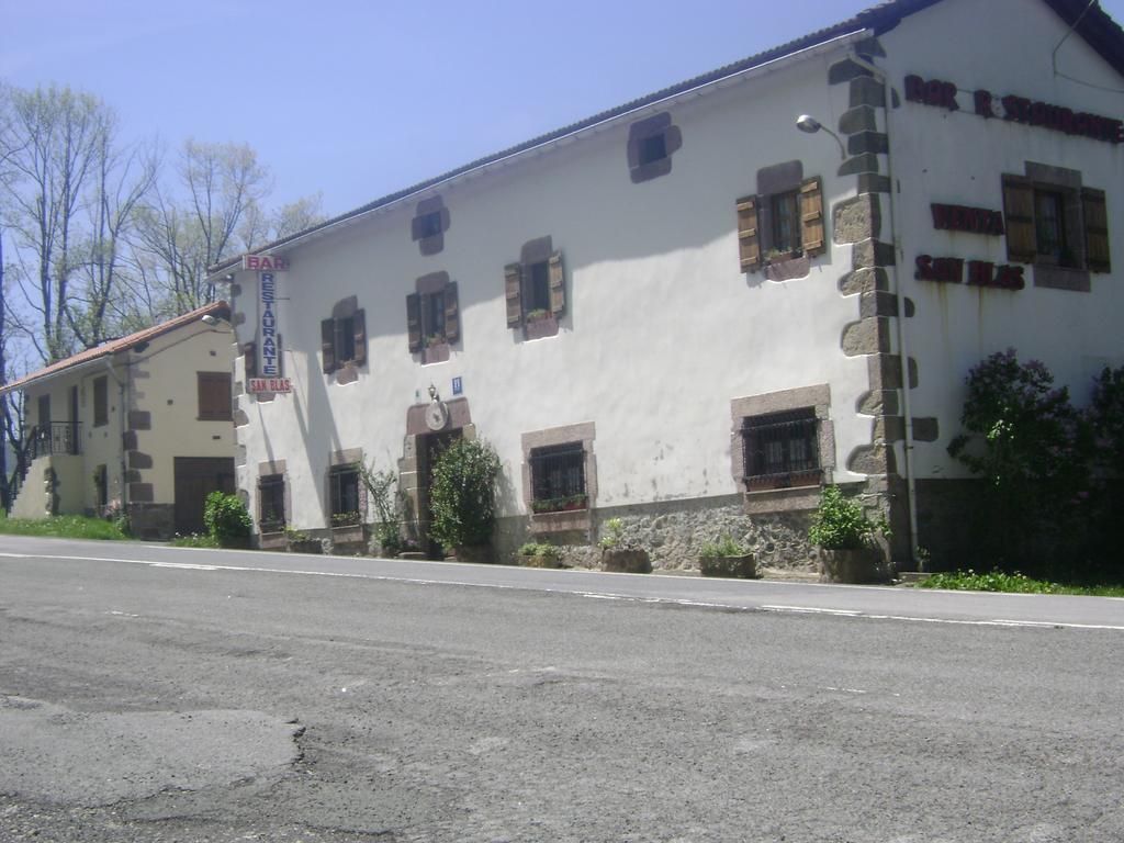 Hostal Venta San Blas Almándoz Zewnętrze zdjęcie
